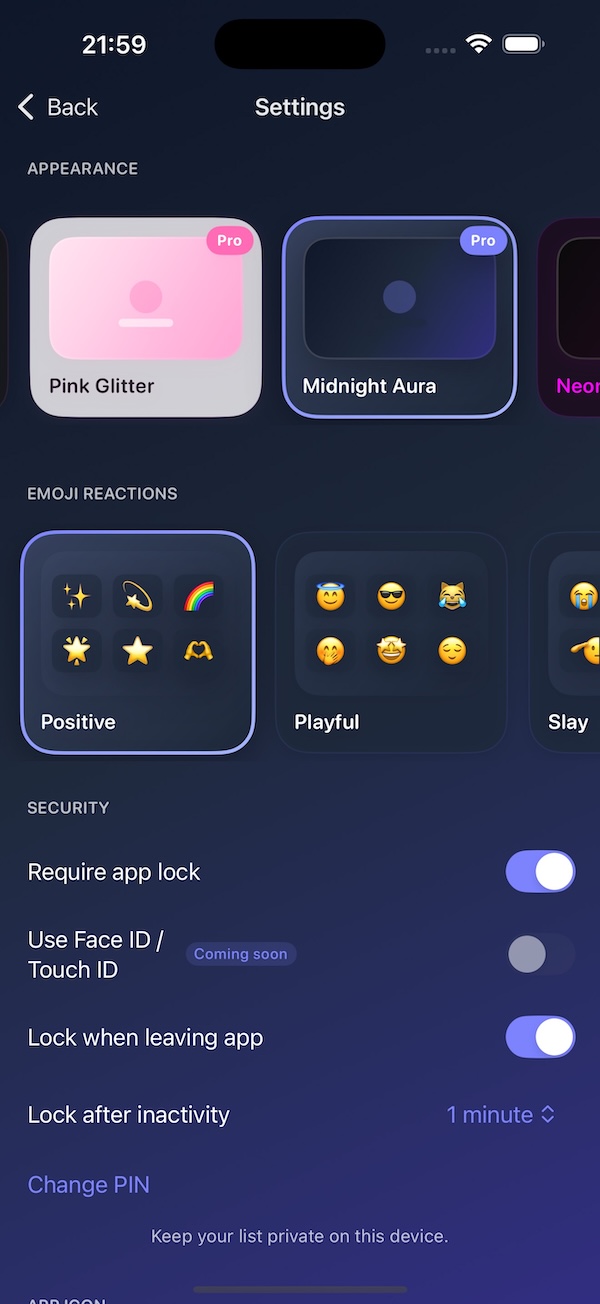 Friend Aura app screenshot showing theme selection and customization